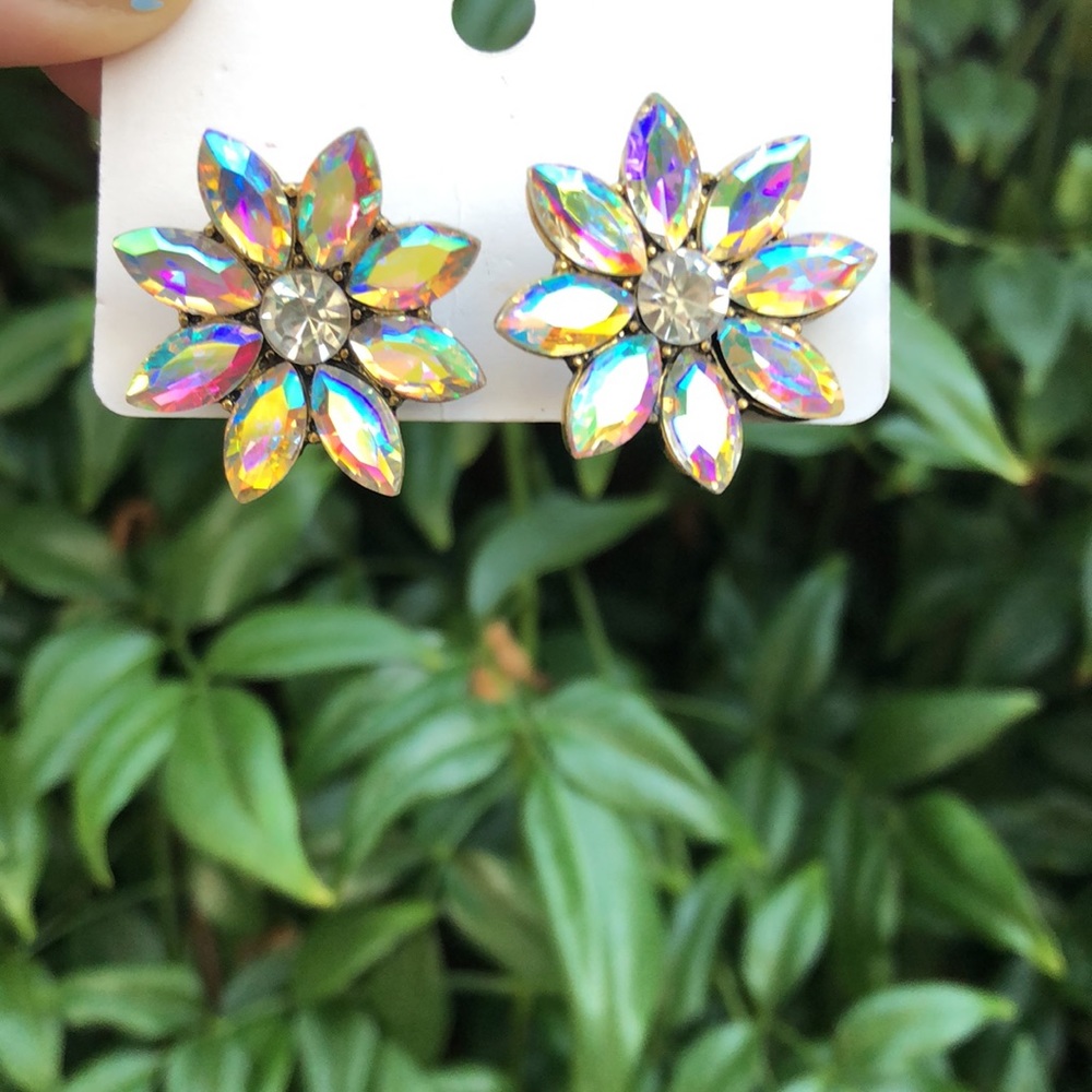Gorgeous Aurora Borealis + Gold Crystal Flower Statement Earrings - Picture 12 of 13